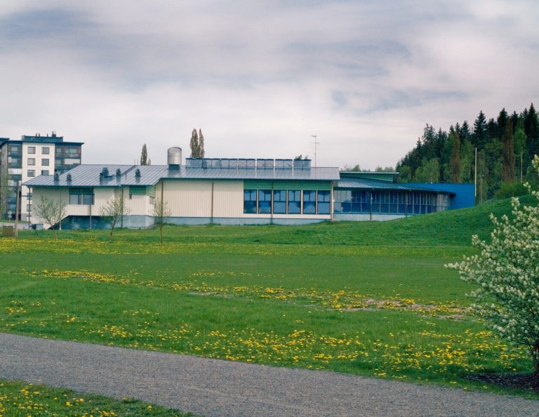 Kaarinan uimahallin ulkokuva Hovirinnassa