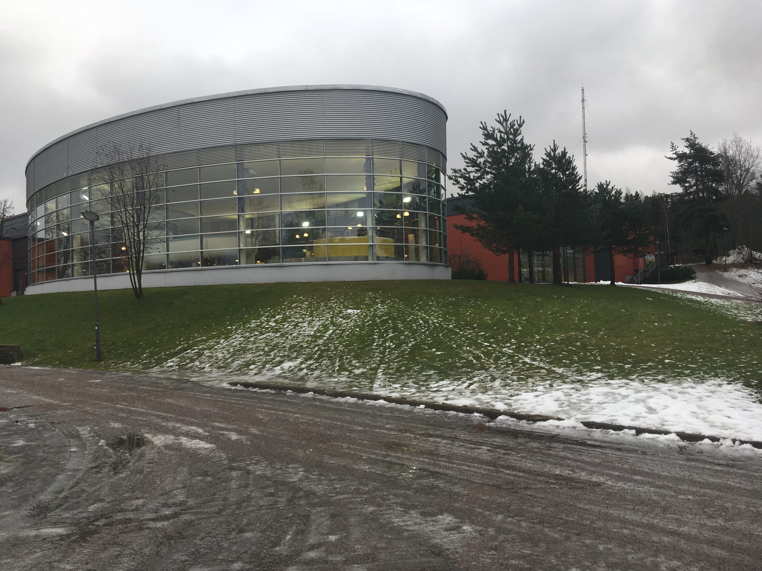 Porvoon uimahallin ulkokuva